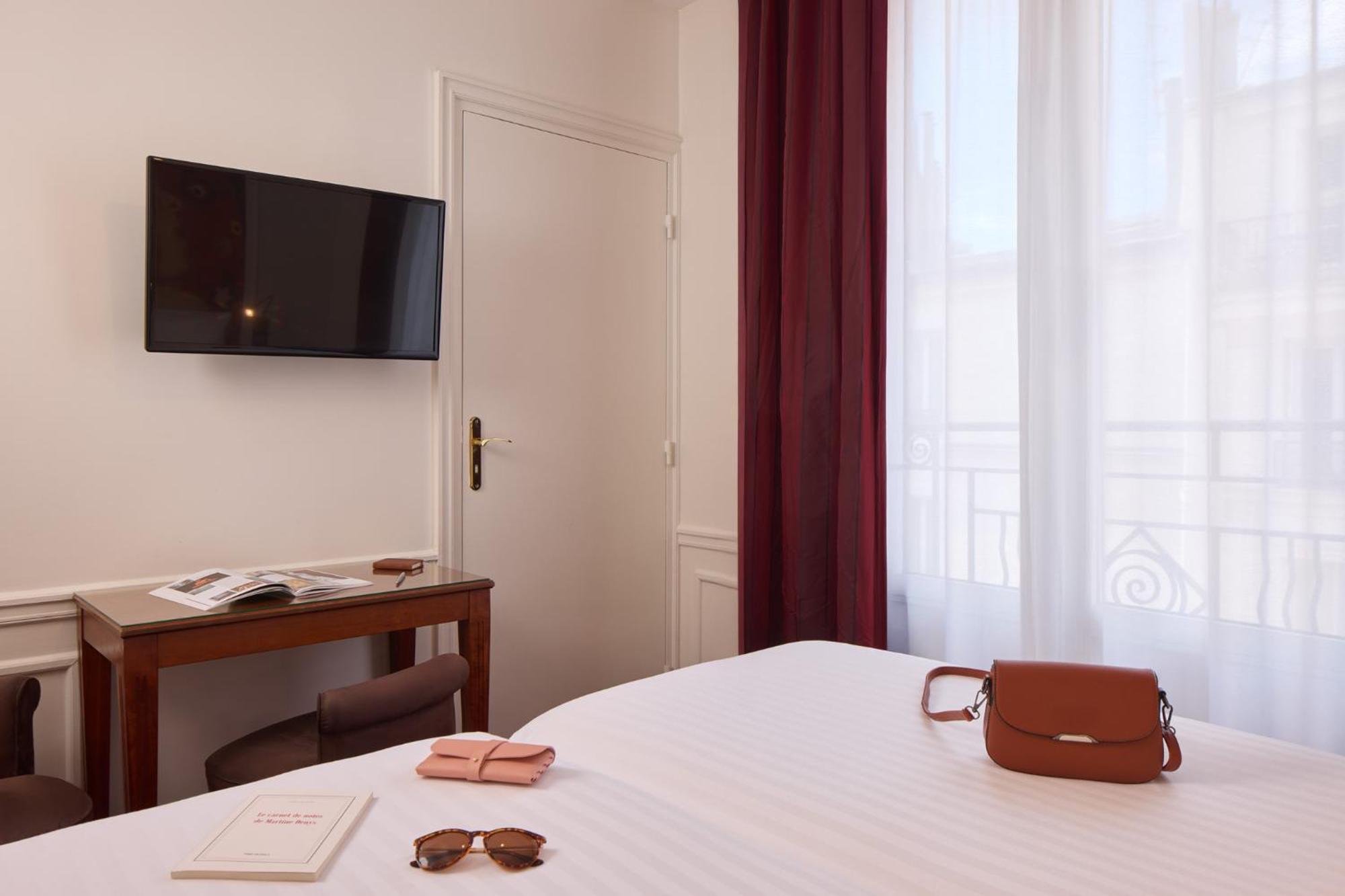 Timhotel Tour Montparnasse 3*
