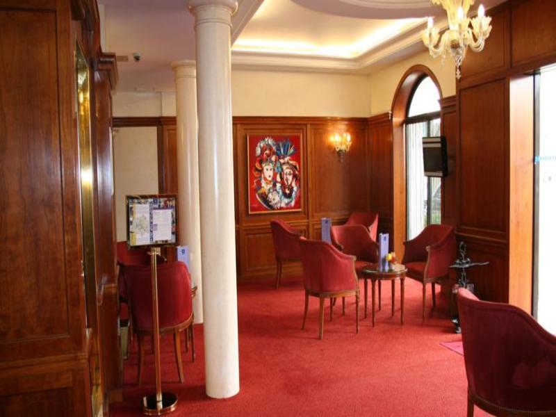 Timhotel Tour Montparnasse 3*