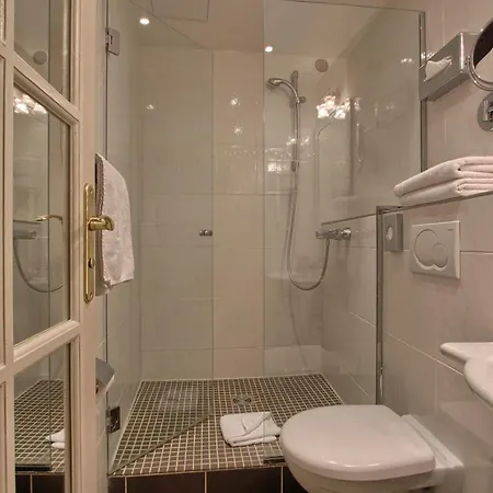 Timhotel Tour Montparnasse 3*